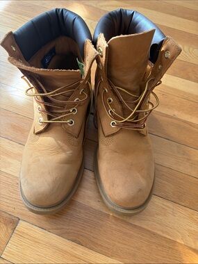 Timberland Tan Work Boot with Brown Collar and Yellow-Brown Laces